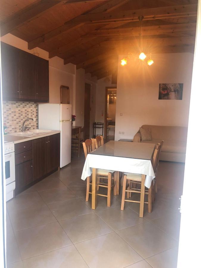 Zotos Apartment *